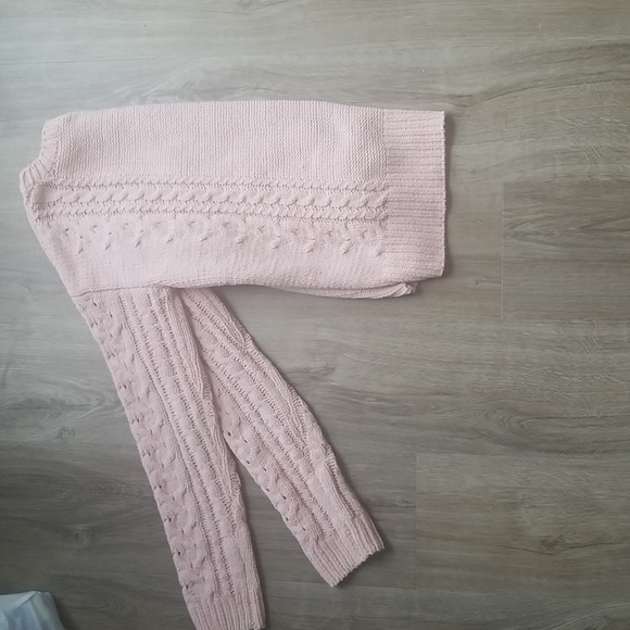 AÉROPOSTALE, Small Sized Sweater, Baby Pink Colour, Pullover Style. - Picture 2 of 3